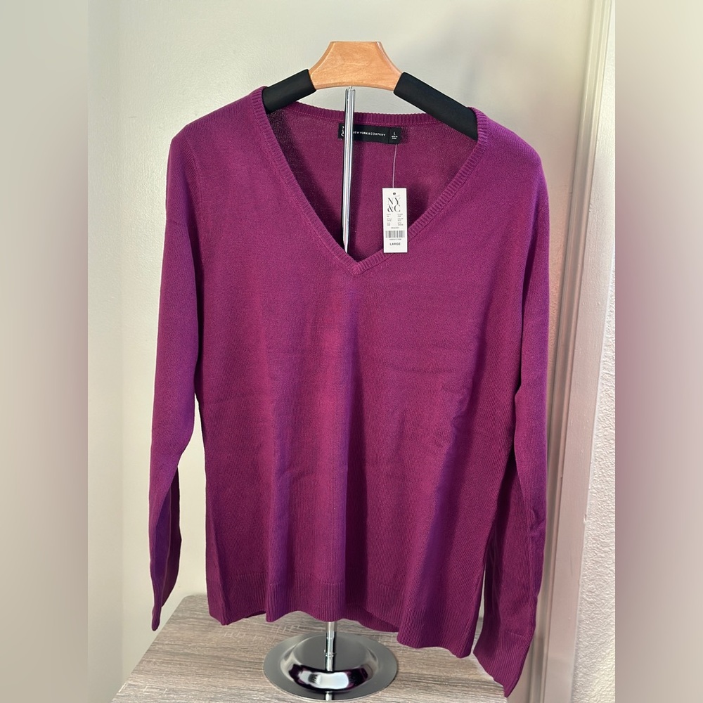 NY&C - Women’s Long Sleeve V-Neck Pullover Sweater